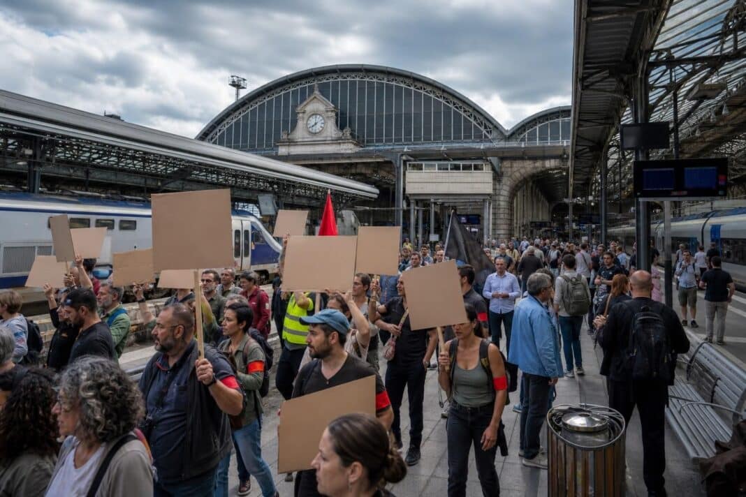 Découvrez toutes les informations essentielles sur la grève SNCF du 10 juin 2026 : impact, horaires modifiés, conseils de voyage et alternatives pour vous organiser au mieux.