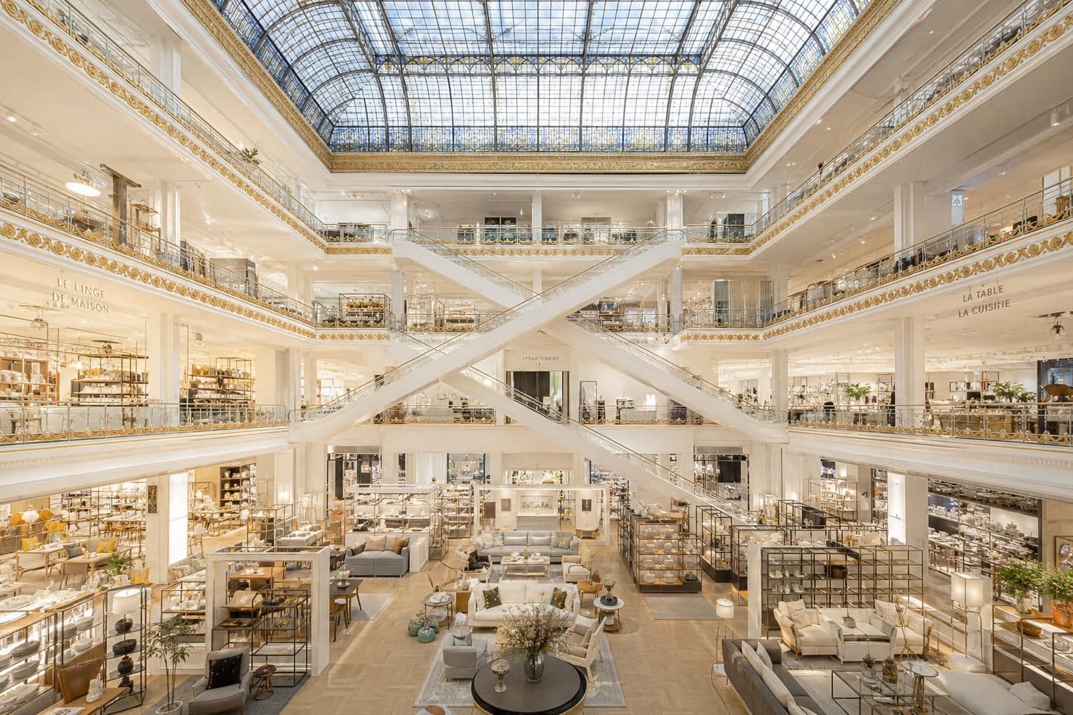 Le BHV Marais annonce la fin de sa collaboration avec Shein, mettant fin à un partenariat important. Découvrez les raisons et les implications de cette décision pour les clients et la boutique.