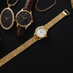 Bijoux et montre haut de gamme illustrant le dynamisme du secteur de la bijouterie-joaillerie